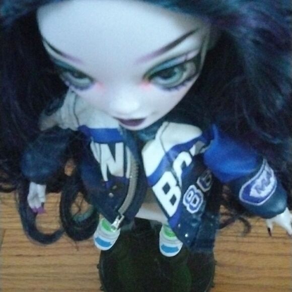 Rainbow High  - Picture 2 of 4